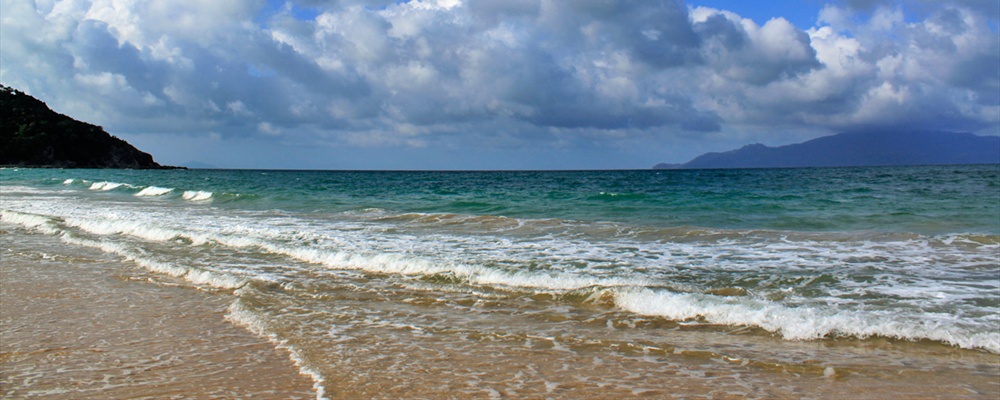 Sibu Island beach and sky